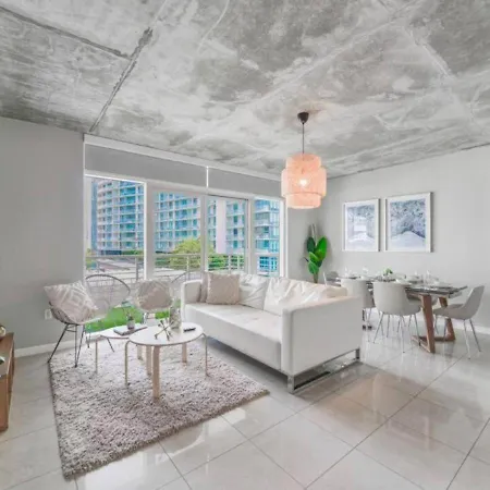Amazing Condo With Pool At Midblock Miami Exterior photo