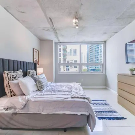 Amazing Condo With Pool At Midblock Miami Exterior photo