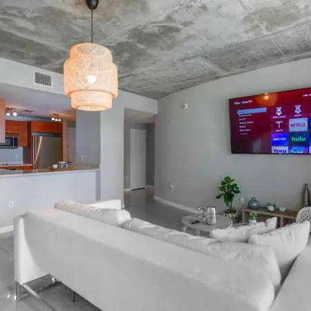 Amazing Condo With Pool At Midblock Miami Exterior photo