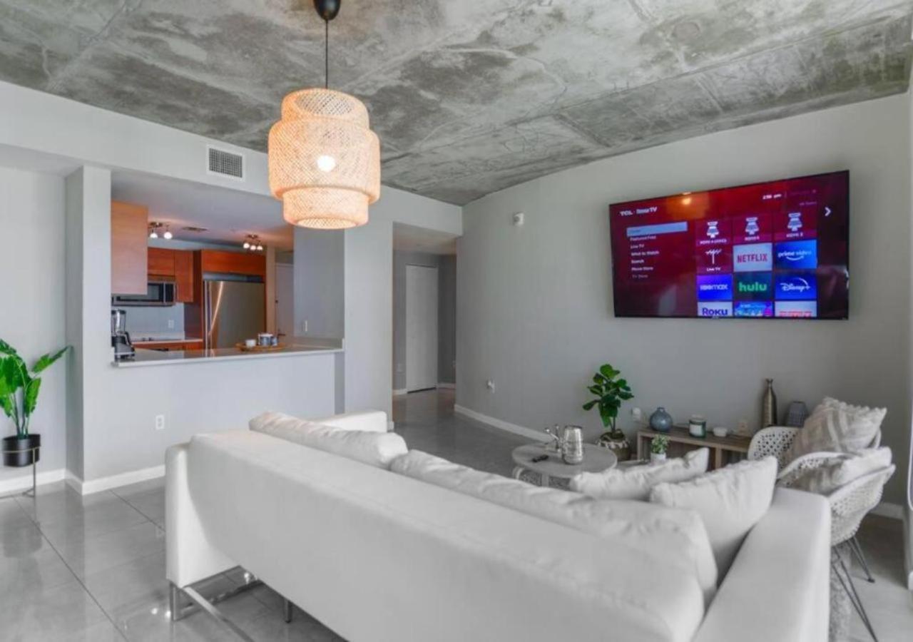 Amazing With Pool At Midblock Appartement Miami